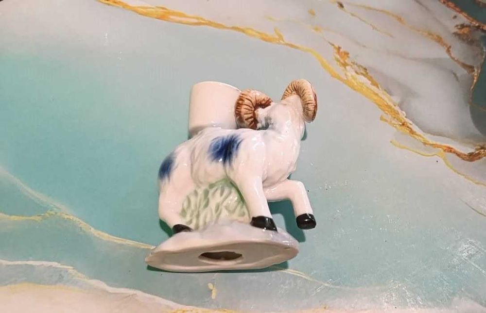 Фарфоровая статуэтка СССР Козлёнок.
