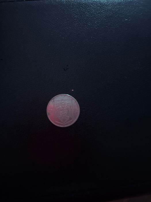 vând bani vechi în stare foarte buna