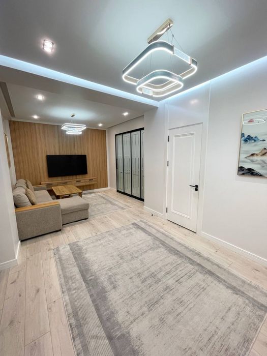 Продается квартира новостройка  ж/к E-ONE на против Piramit tower