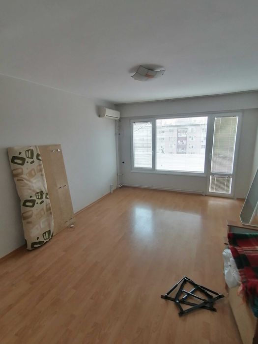 Дава се под наем Двустаен апартамент в Бургас, Славейков - 68 кв.м за 200 € - Снимка #3