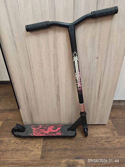 Продам самокат трюковой