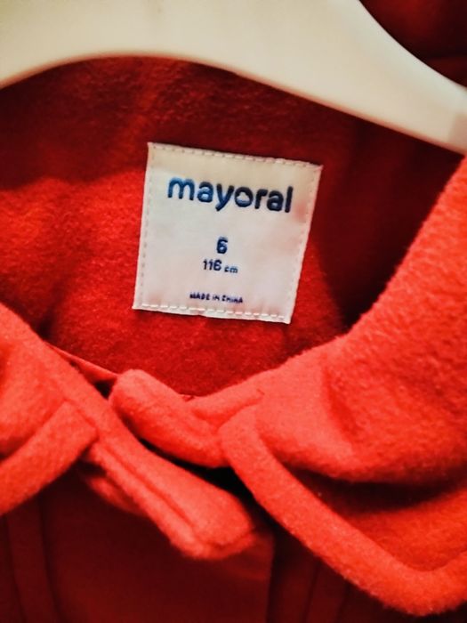 Продам пальто для девочки