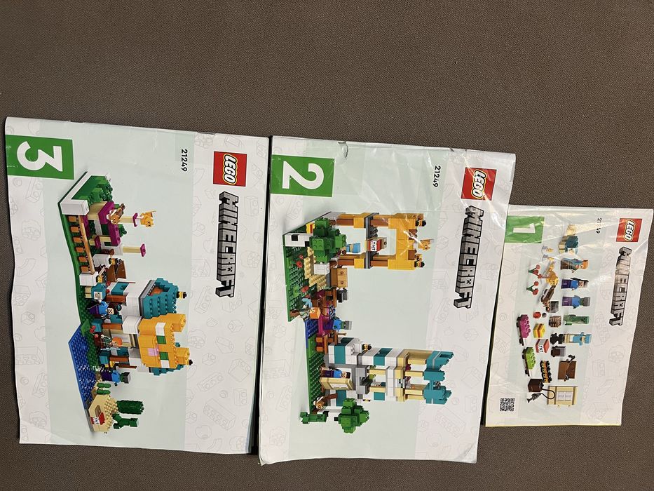LEGO Minecraft  21249, 605 piese
