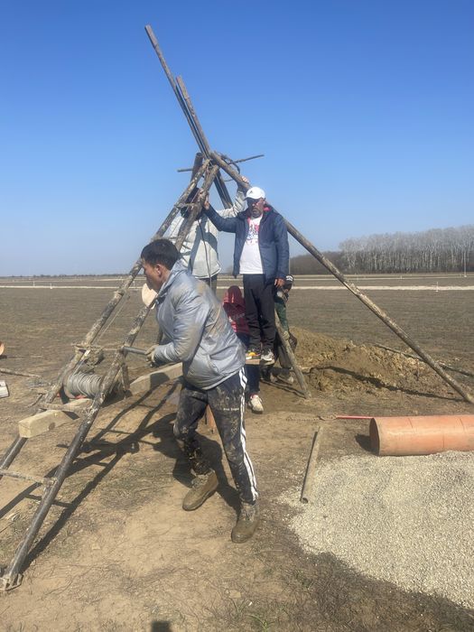 Executam foraje puturi de mica si mare adancime