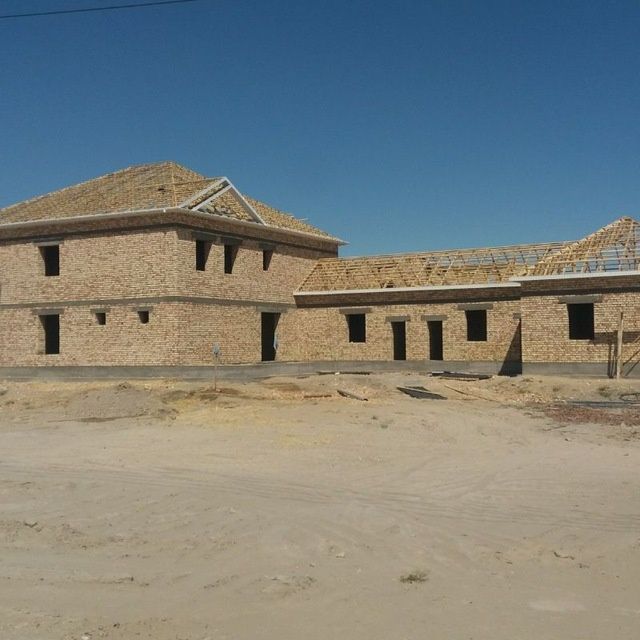 Бригада Өзбекстан ұсталары барлық стройка жұмыс істейді