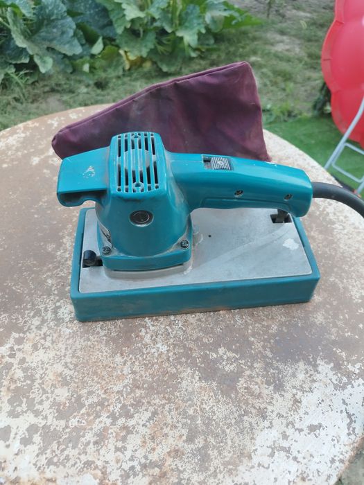 Виброшлайф Makita 520w