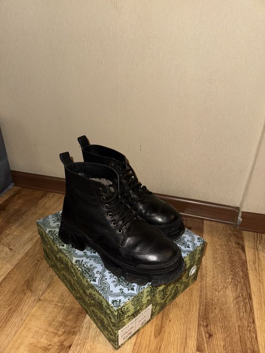 Продаю осенюю обувь