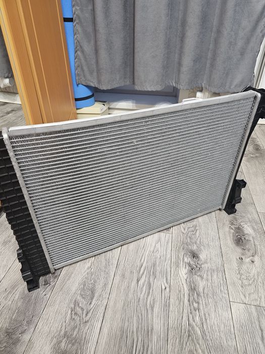 Радиатор двигателя w212