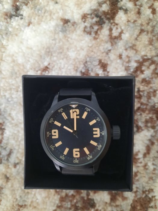 Ceas elegant. 150 lei