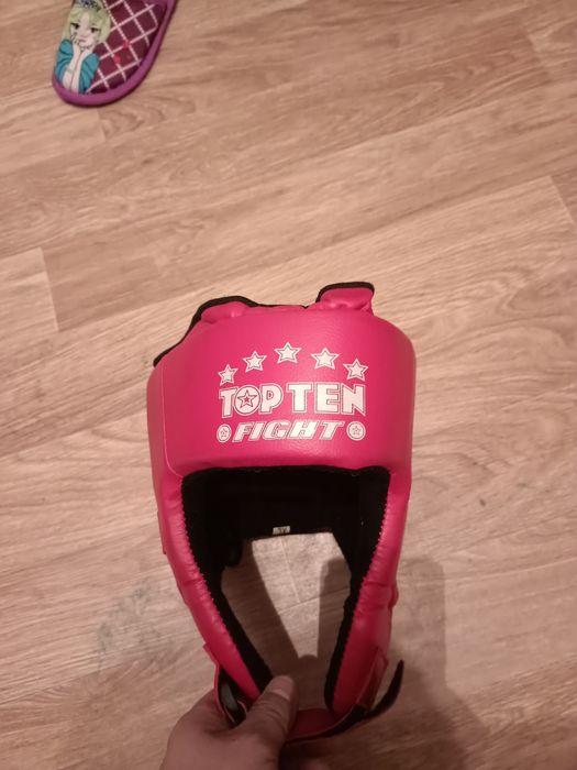 Шлем, щитки, шингерт для единоборств