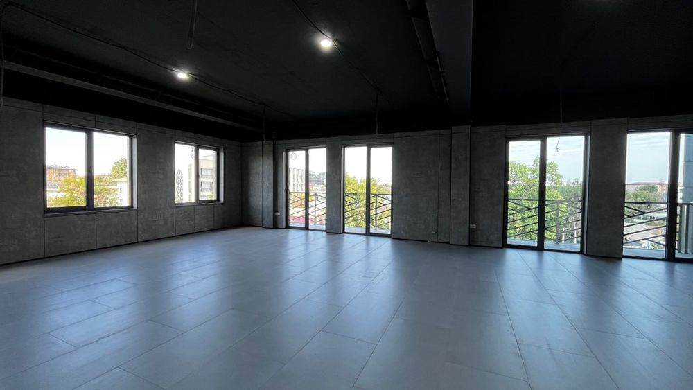 Аренда офиса 600 кв.м. в Status Business Center