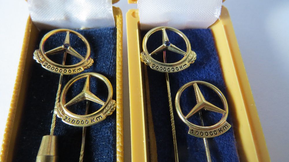 Insigne originale Mercedes-Benz aur, argint, safir