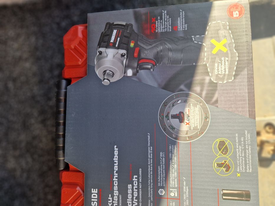 Продавам акумулаторен ударн гайковерт.