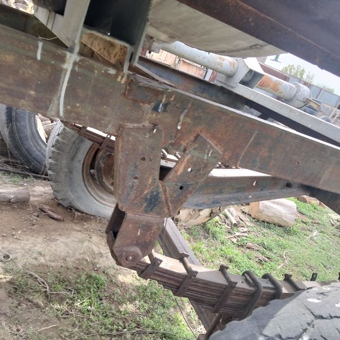 Прицеп, алюминиевая ëмкость на колëсах