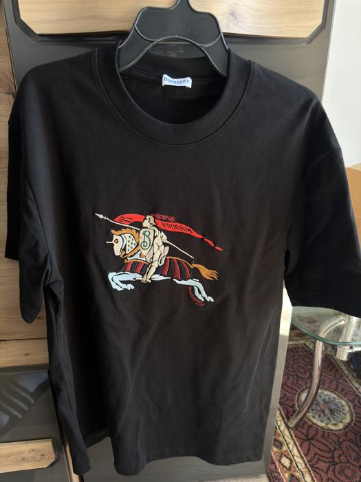 Tricou negru Burberry, bumbac 100%, logo brodat pe partea din fata, masura M, fara eticheta