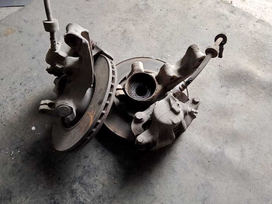 Цапфа, ступицы передние на Ауди 80 B3