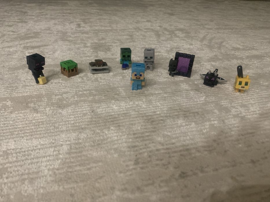 9 фигурки из minecraft