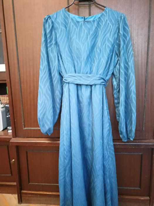 две красиви рокли