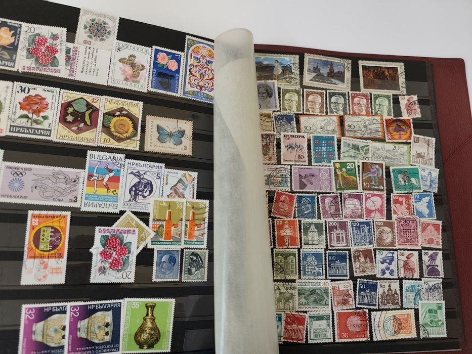 Класьор с пощенски марки
