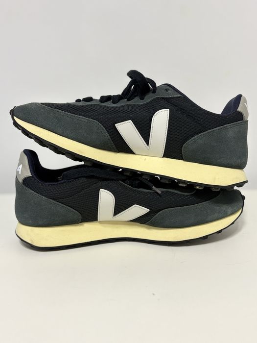Adidasi Veja marimea 41