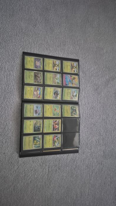Album Pokemon cu cartonase originale