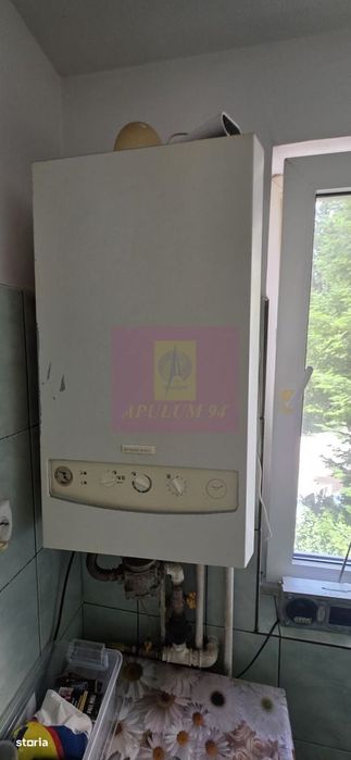 Apartament 3 camere de vanzare in Campina