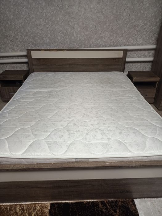 Двухспальная кровать