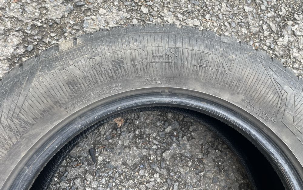 Vana 4 buc anvelope iarna 225/65R17 Vredestein