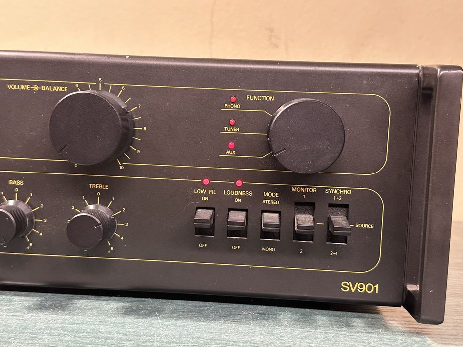 Рядък винтидж усилвател Lehnert SV 901 големи VU метри