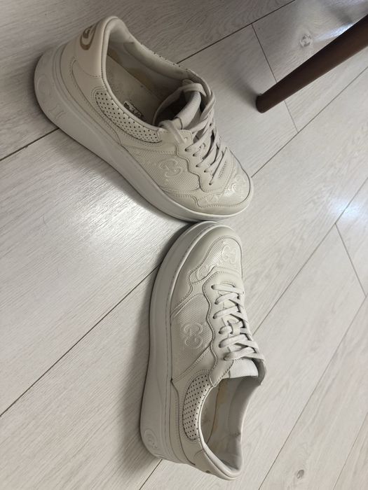 Gucci chunky B sneakers