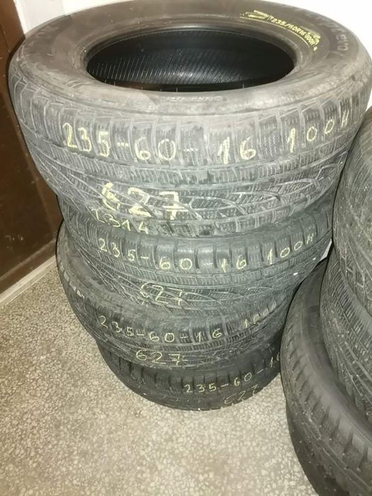 Vînd cauciucuri second-hand