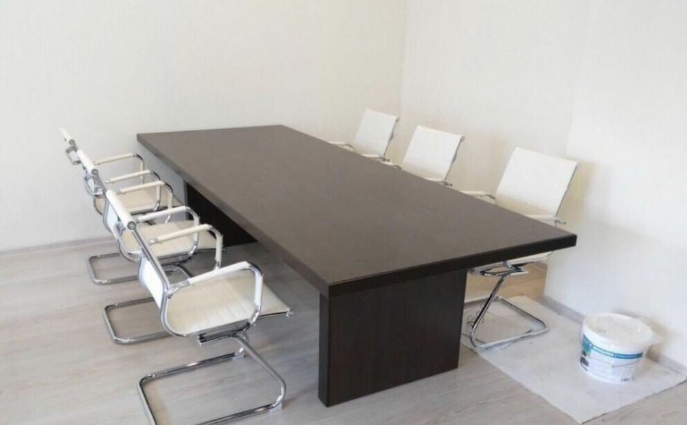 Конференц стол в наличии и на заказ