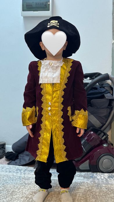 Продам костюм пирата  6-7 лет (122 размер)