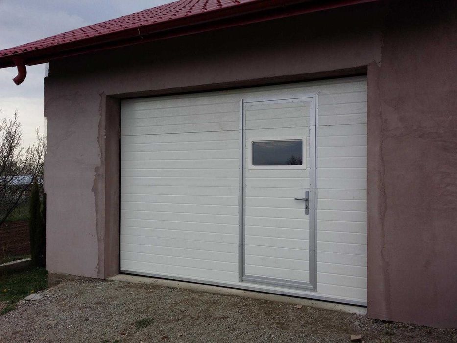 Uși garaj secționale izolate – comandă rapidă Marketroll