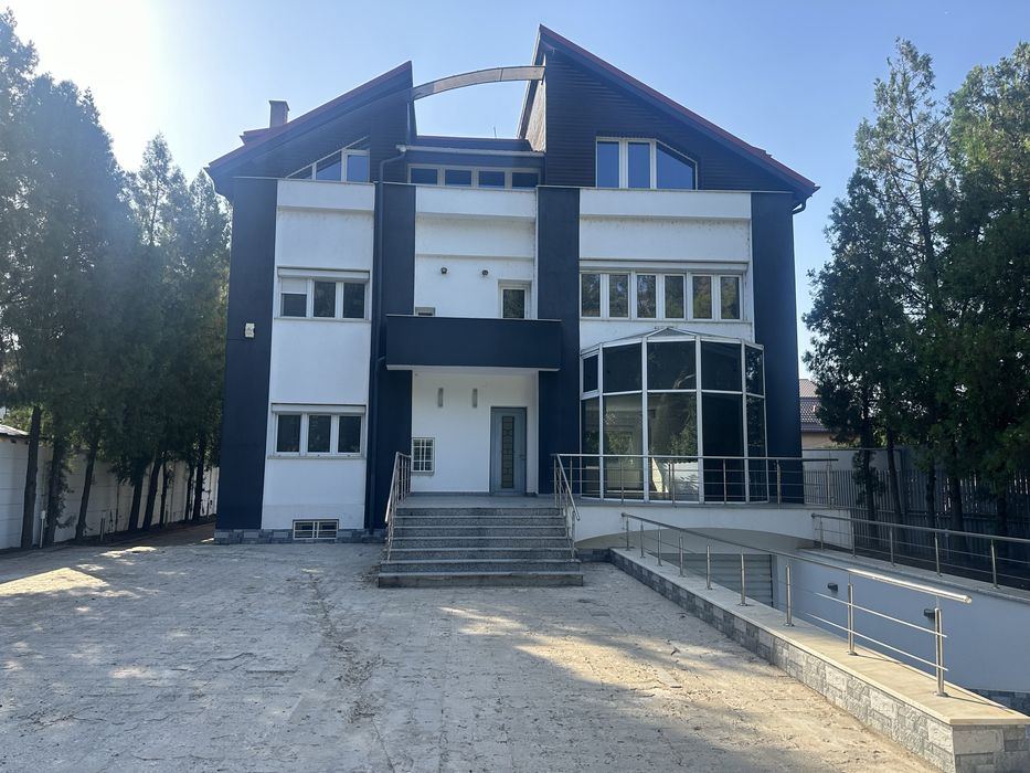 Vila cu iesire la padure in Mogosoaia, starda I.C. Bratianu, nr. 91