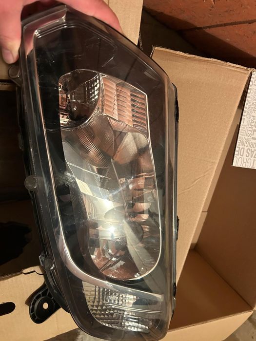 Комплект Фарове Дачия Логан модел 2017