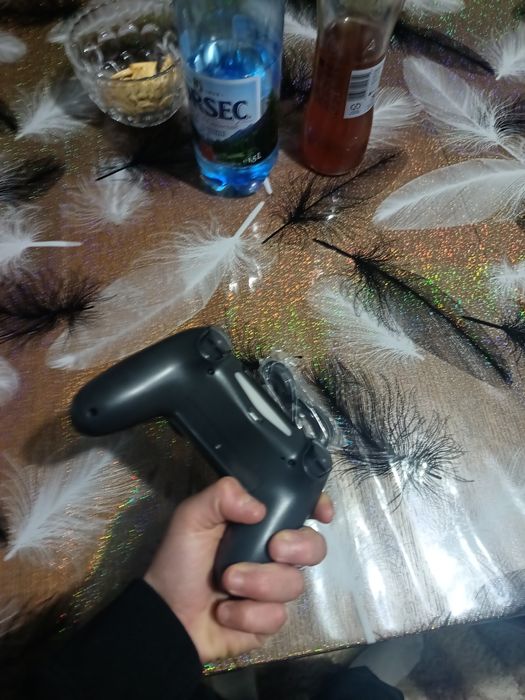 Vând controler  nou  nouț ps 4