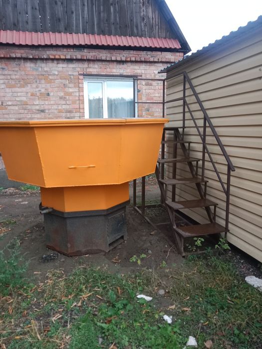 Чан банный с лесницей