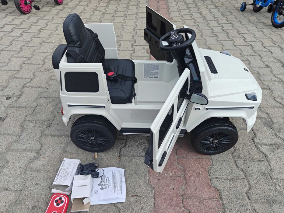 MERCEDES Акумулаторен джип Mercedes-Benz G580 бял