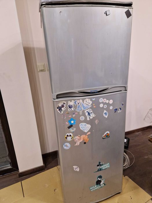 Хладилник SHARP-среден