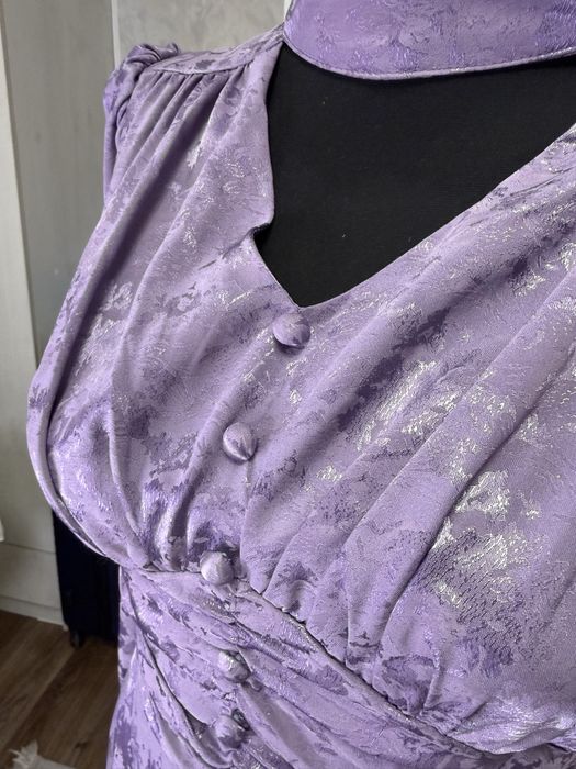 Платье с вырезом