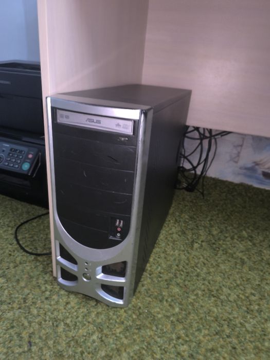 Компьютер с сабвуфером.