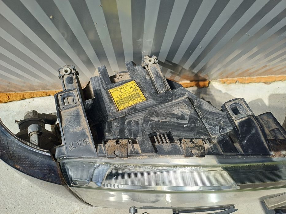 Land Range Rover L322 Vogue фар ксенон ляв десен xenon far lyav desen