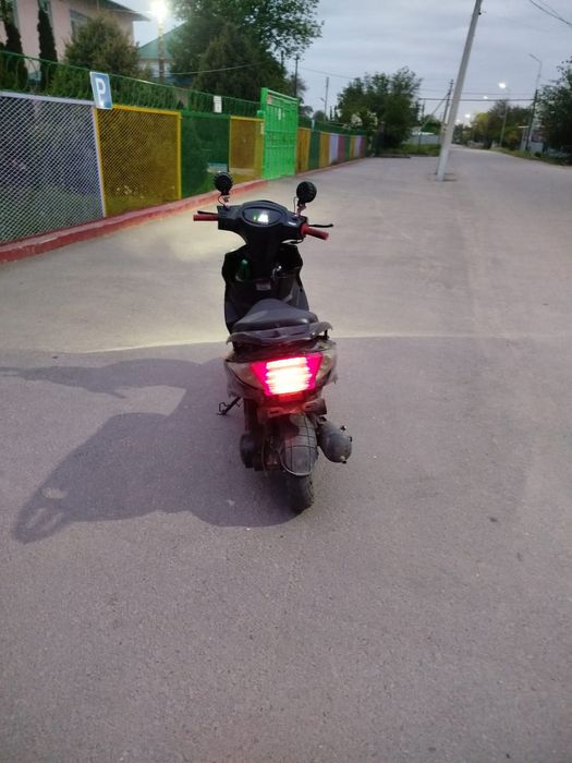 Скутер продам 100000