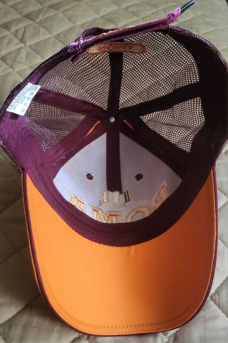 Нова фенска шапка на Roma