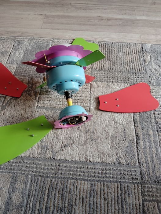 Candelabru  pentru camera copiilor.