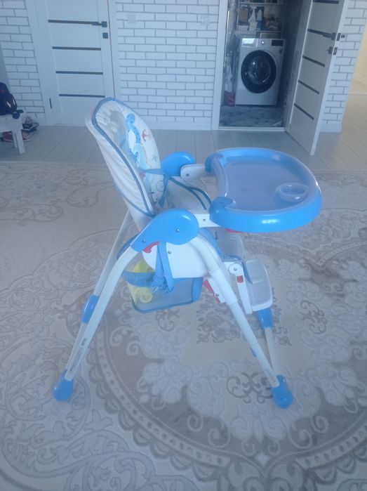 Детский стульчик для кормления
