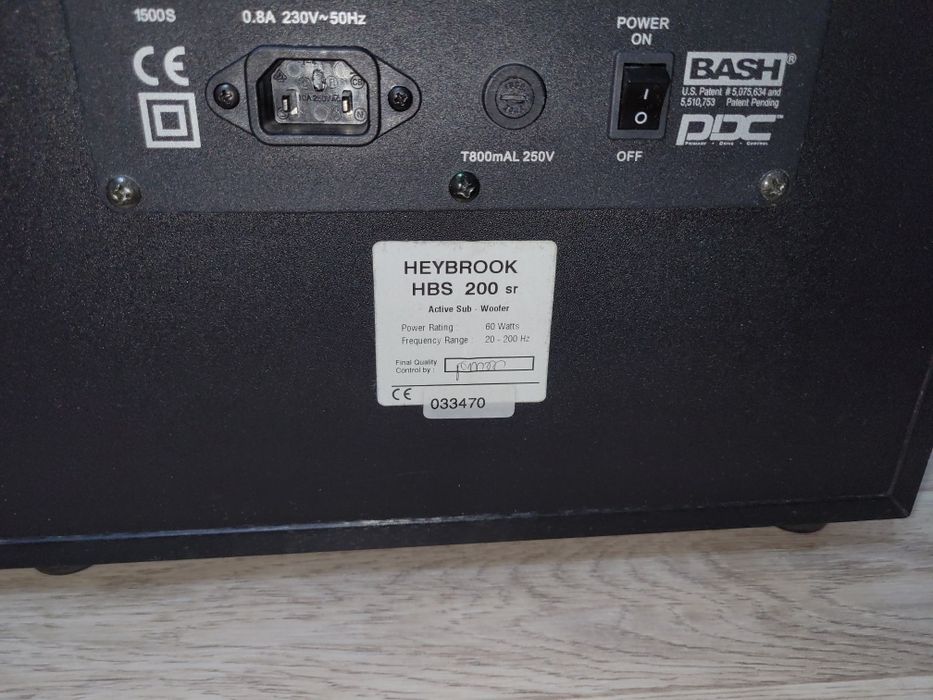 Продам сабвуфер Heybrook HBS 200