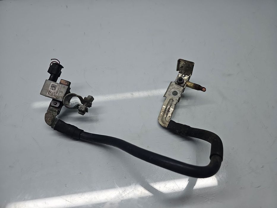 Borna baterie (-)  Volkswagen Tiguan II (AD1, AX1) [Fabr 2016-2018] 5Q