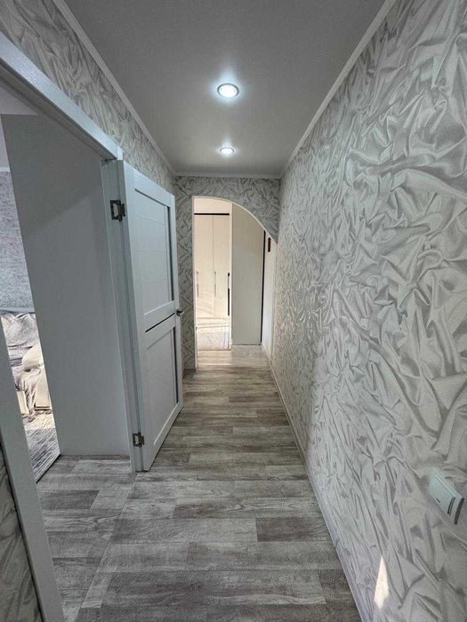 Продам 2 ком. квартиру. Район УЮТ.